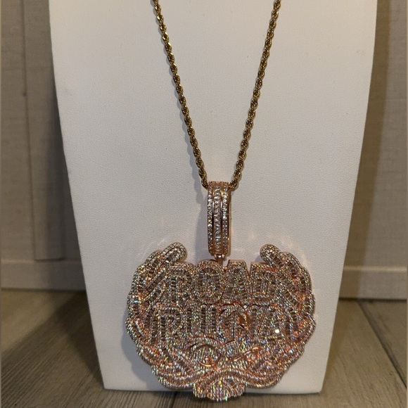 Road Runna Pendent